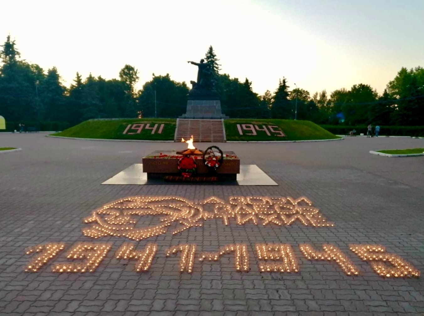 На Смоленщине зажгли литературные «Огненные картины войны» | 25.06.2022 |  Смоленск - БезФормата