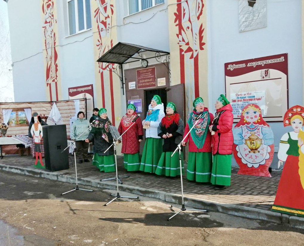 Сергей Неверов пообщался с жителями Новодугино и Сычевки, которые в эти дни  также делают свой выбор