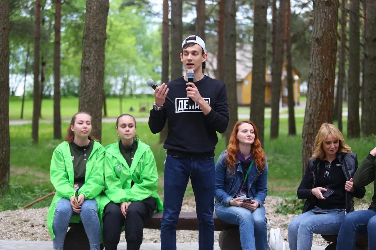 В Череповце на площадке первого молодежного форума «Экосистема» прошла встреча экоактивистов с врио секретаря генсовета Дмитрием Кобылкиным