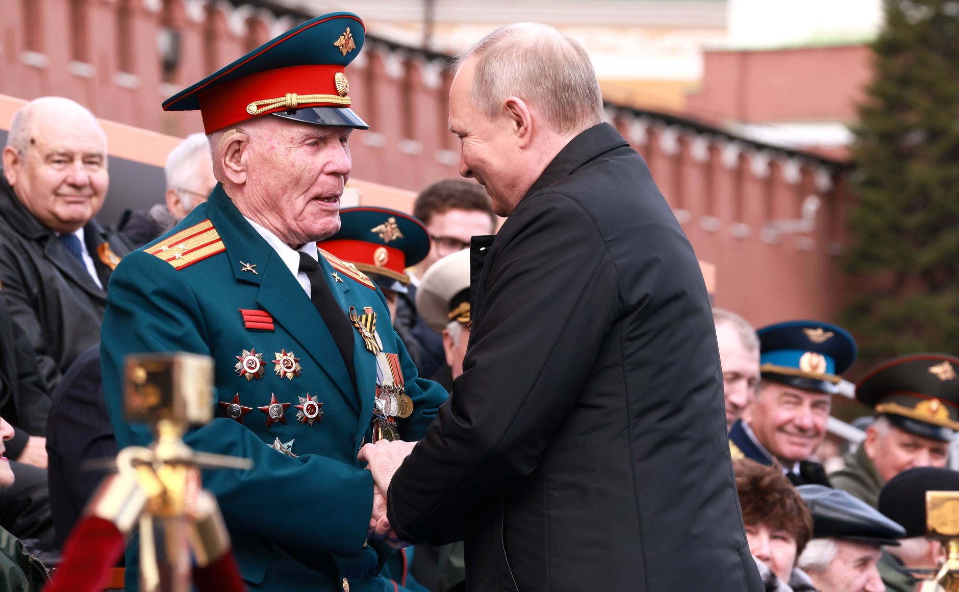 Шойгу и Путин на параде Победы 2022