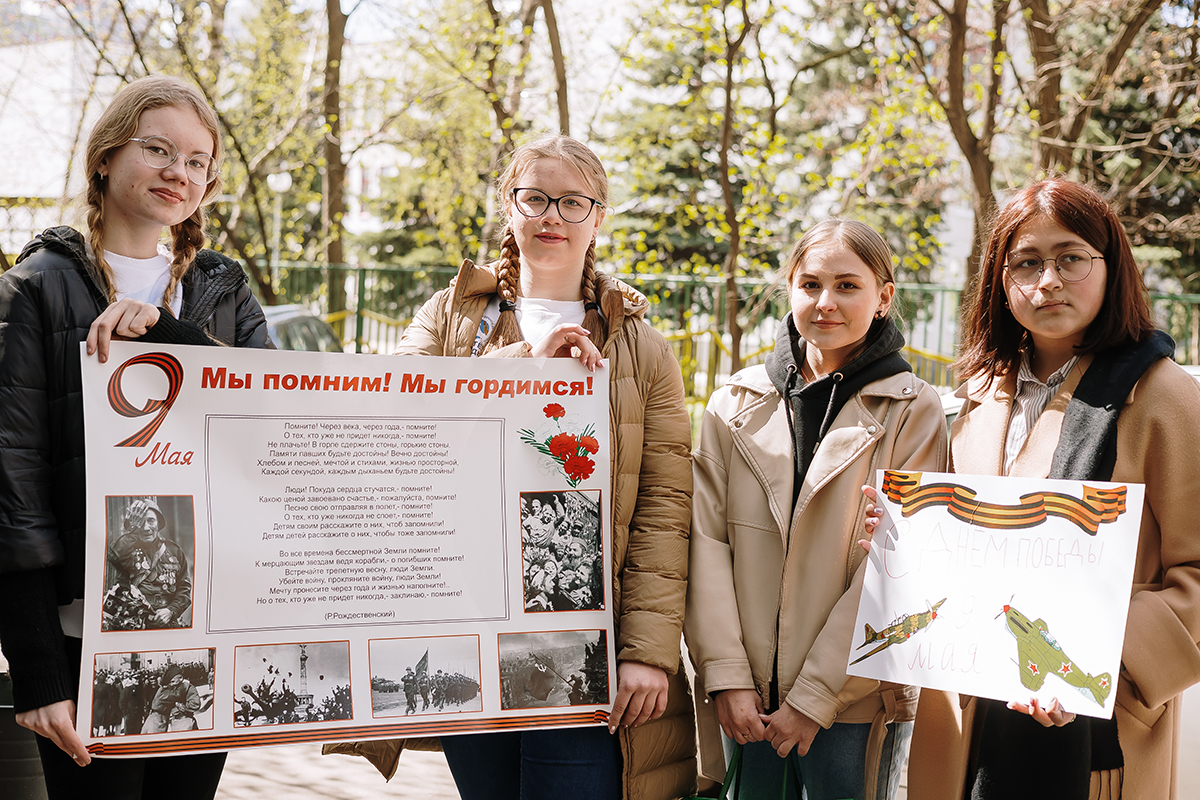 В преддверии Дня Победы «Единая Россия» проводит концерты у домов ветеранов