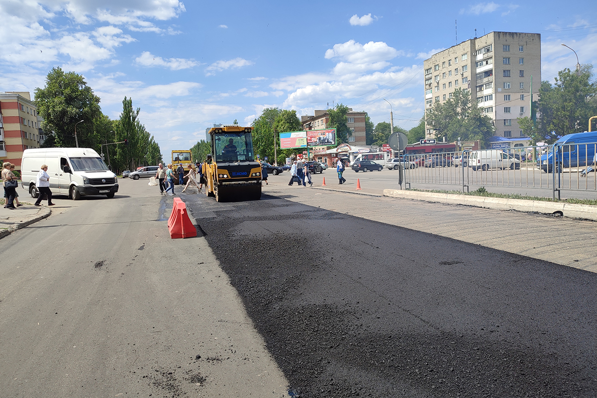 По народной программе в Луганске продолжается ремонт дороги по улице  Буденного