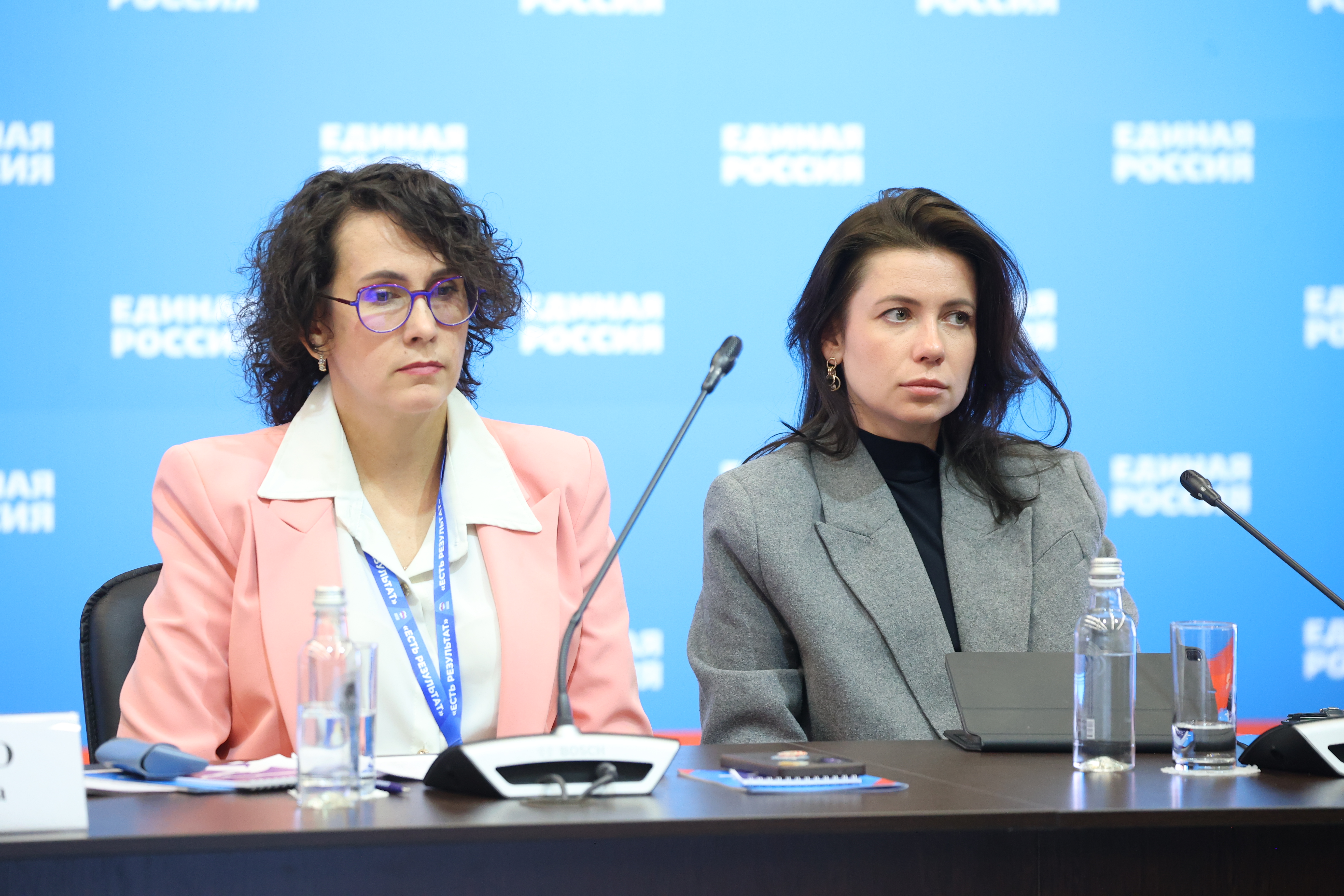 Круглый стол «Крепкая семья – сильная Россия»