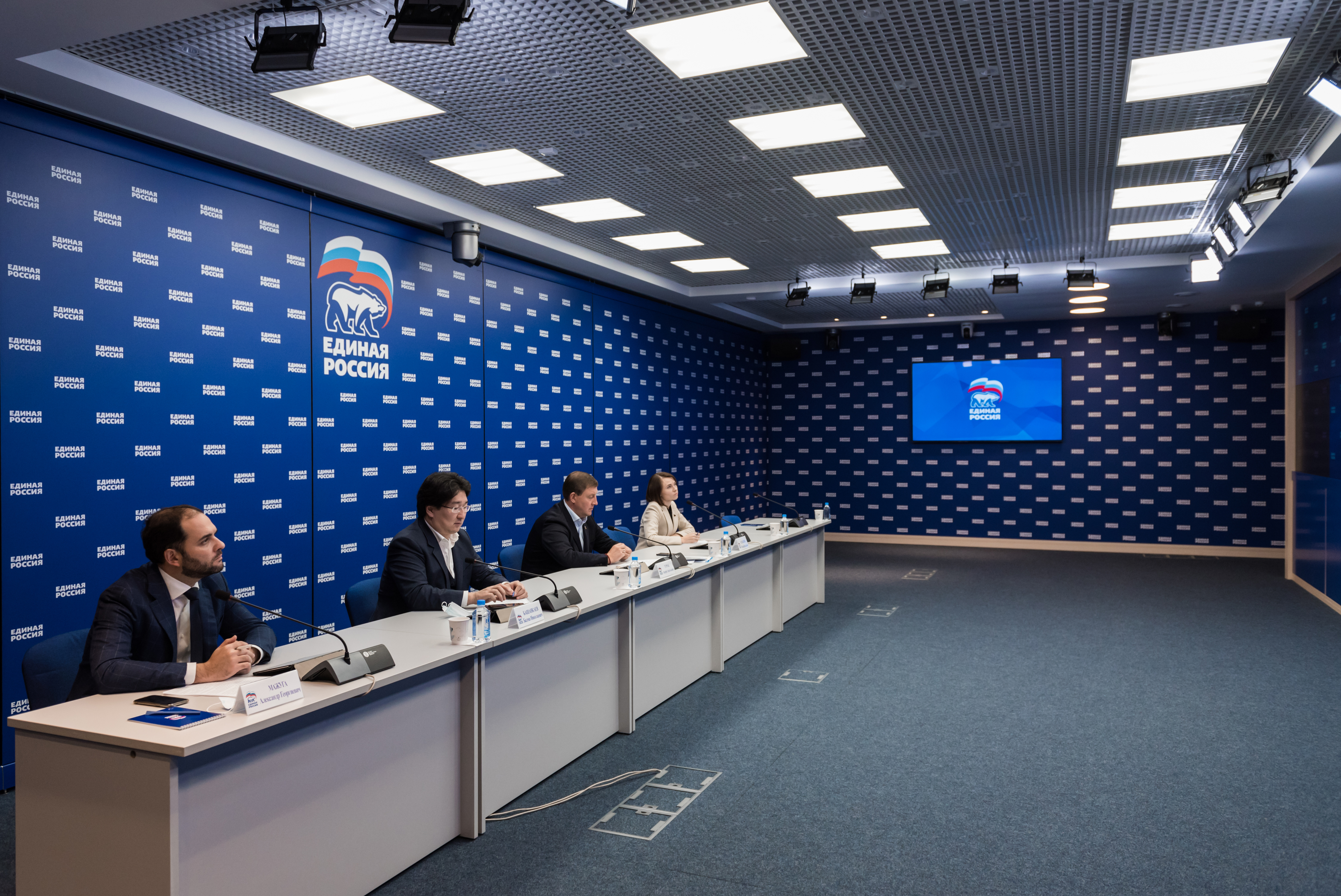 Дмитрий Медведев провел совещание по итогам обсуждений поправок «Единой России» ко второму чтению проекта федерального бюджета на 2022 – 2024 годы