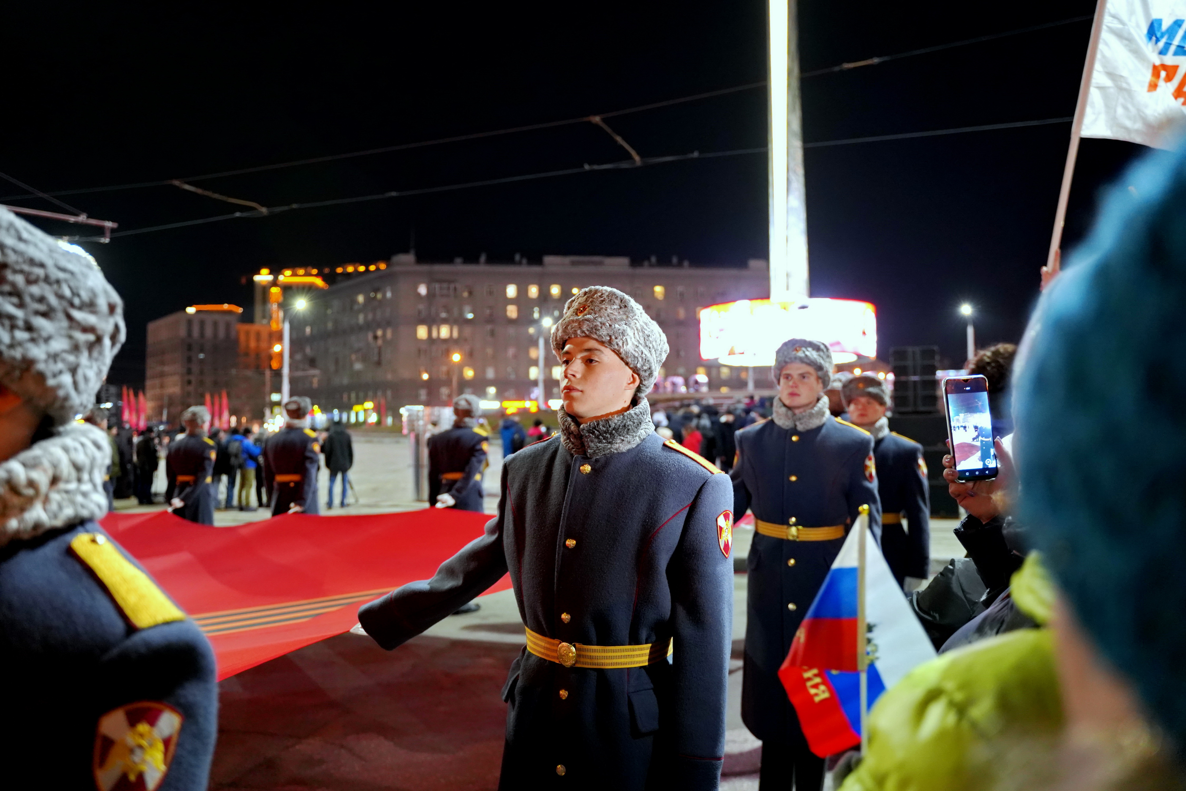 Открытие новосибирск. Стелла город трудовой доблести Новосибирск. Открытие Стеллы в Новосибирске. Открытие Стеллы город трудовой доблести Новосибирск. Открытие стелы город трудовой.