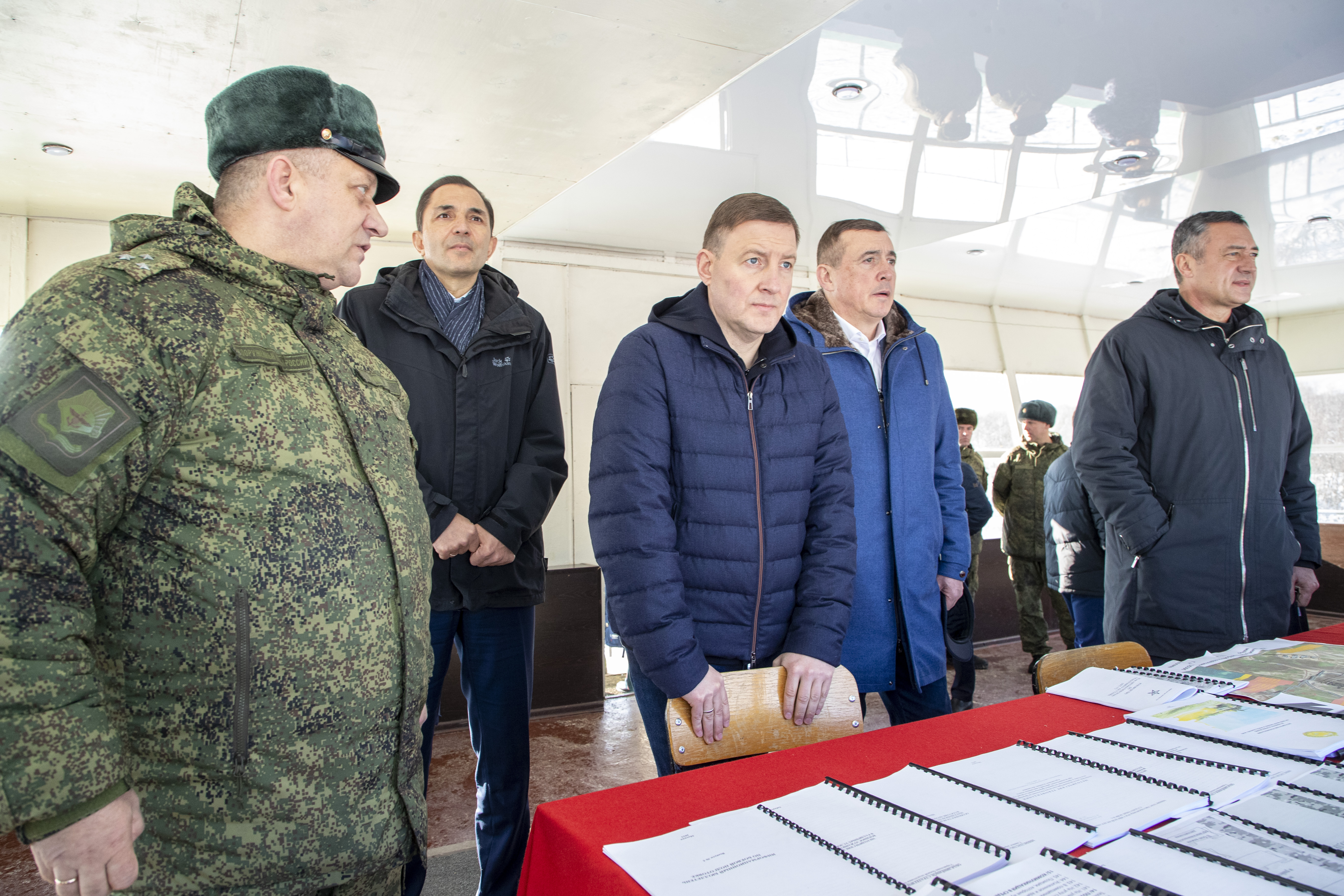 Андрей Турчак вручил награды сахалинским военнослужащим 39 мотострелковой  бригады 68 армейского корпуса