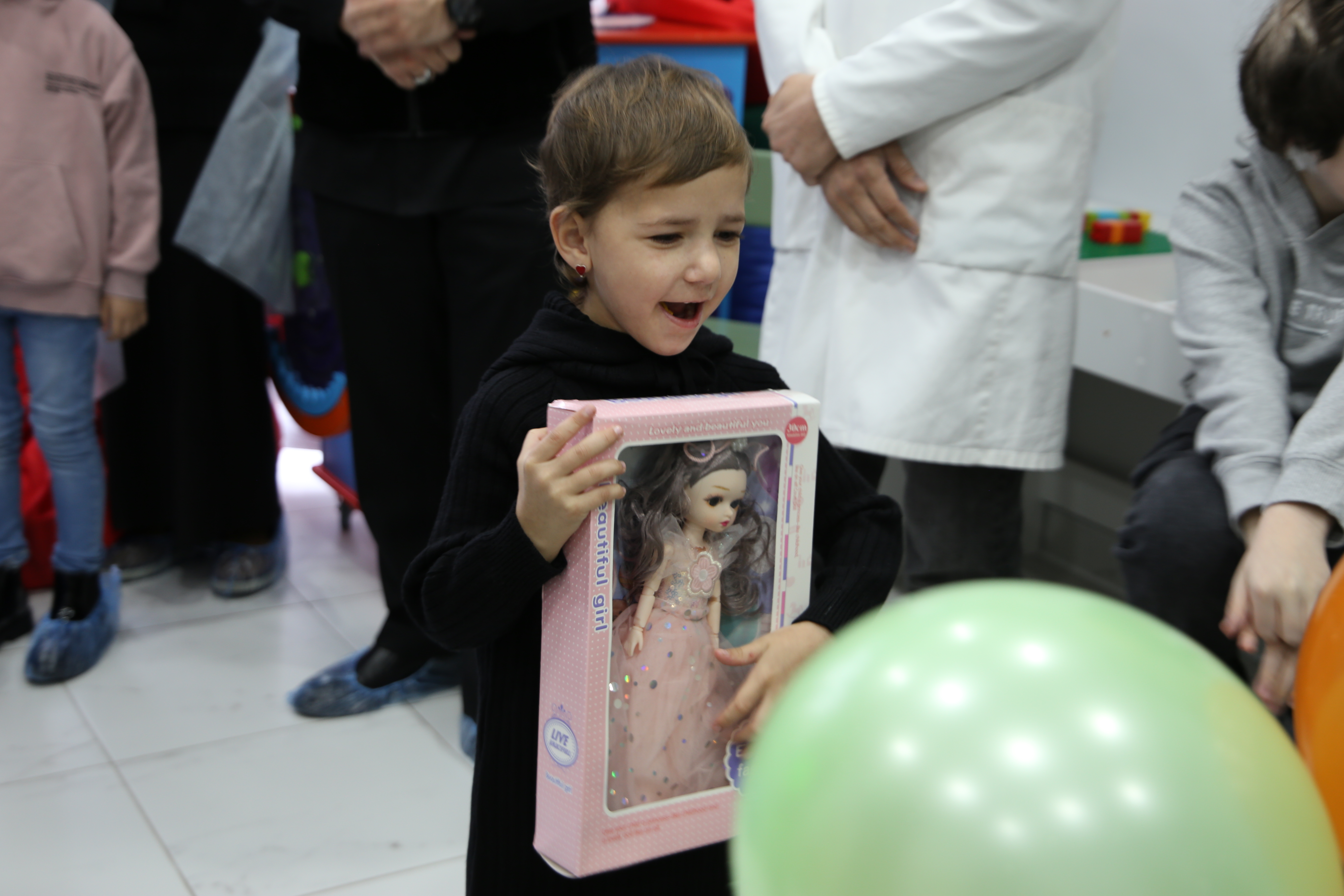 Чеченские сторонники «Единой России» собрали «Коробки храбрости» для  пациентов детской больницы