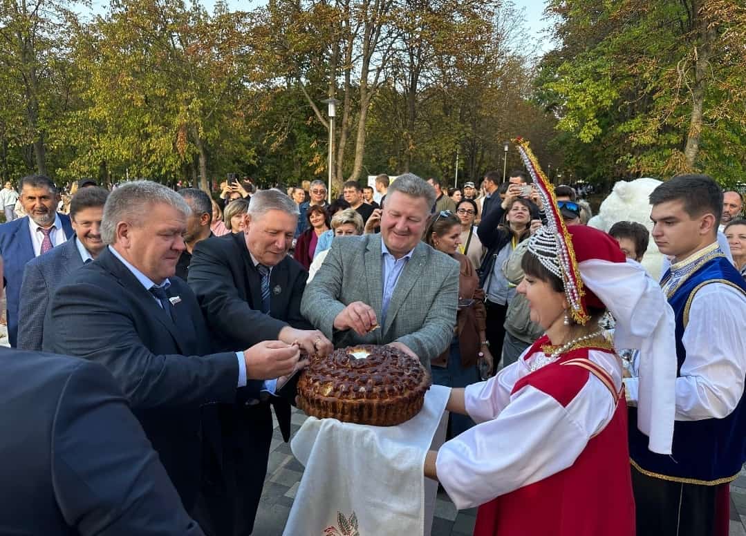 В рамках празднования Дня Предгорного округа в станице Ессентукской  состоялось масштабное открытие парка | 02.10.2023 | Ставрополь - БезФормата