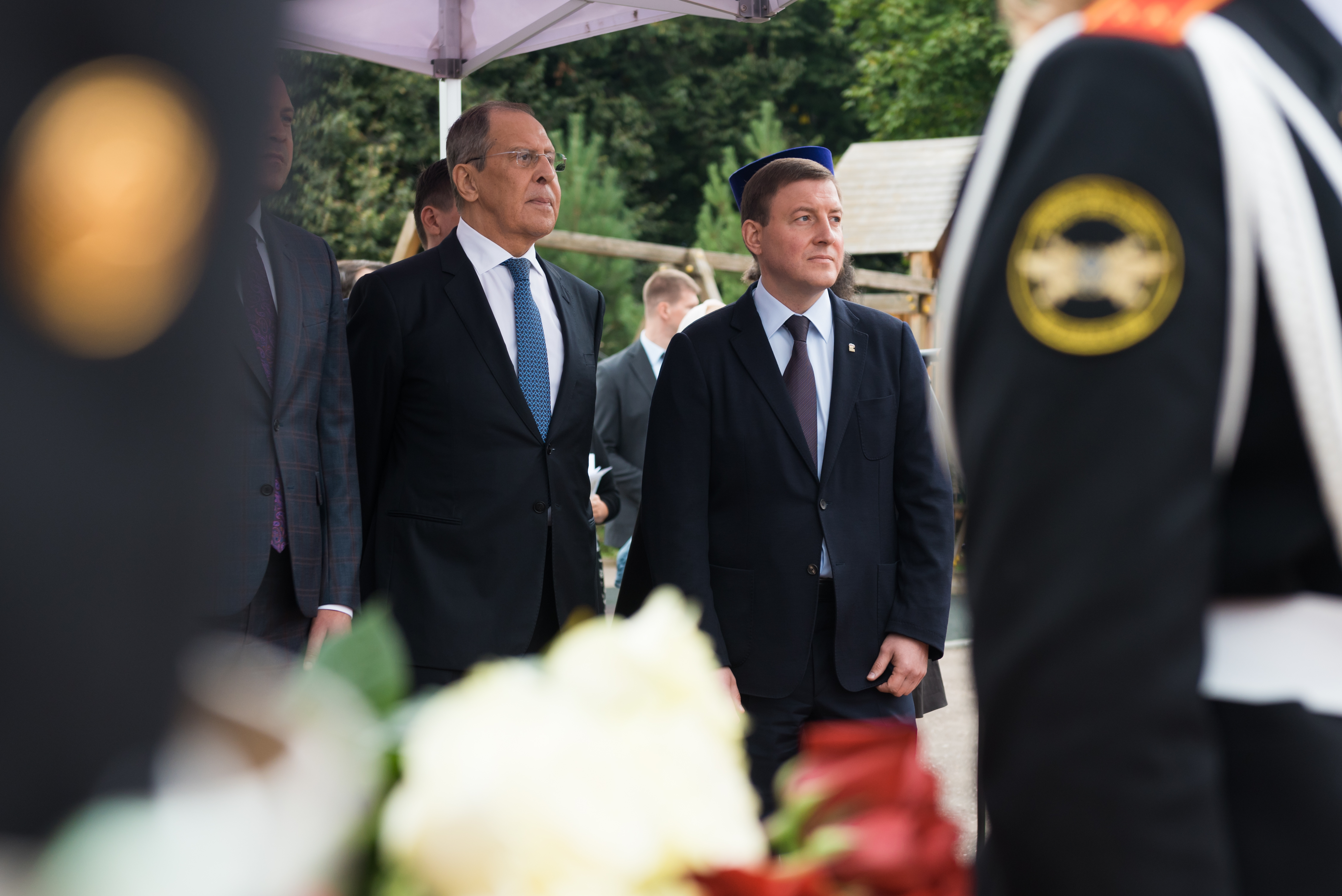 Андрей Турчак и Сергей Лавров открыли памятник Александру Невскому на территории МГИМО