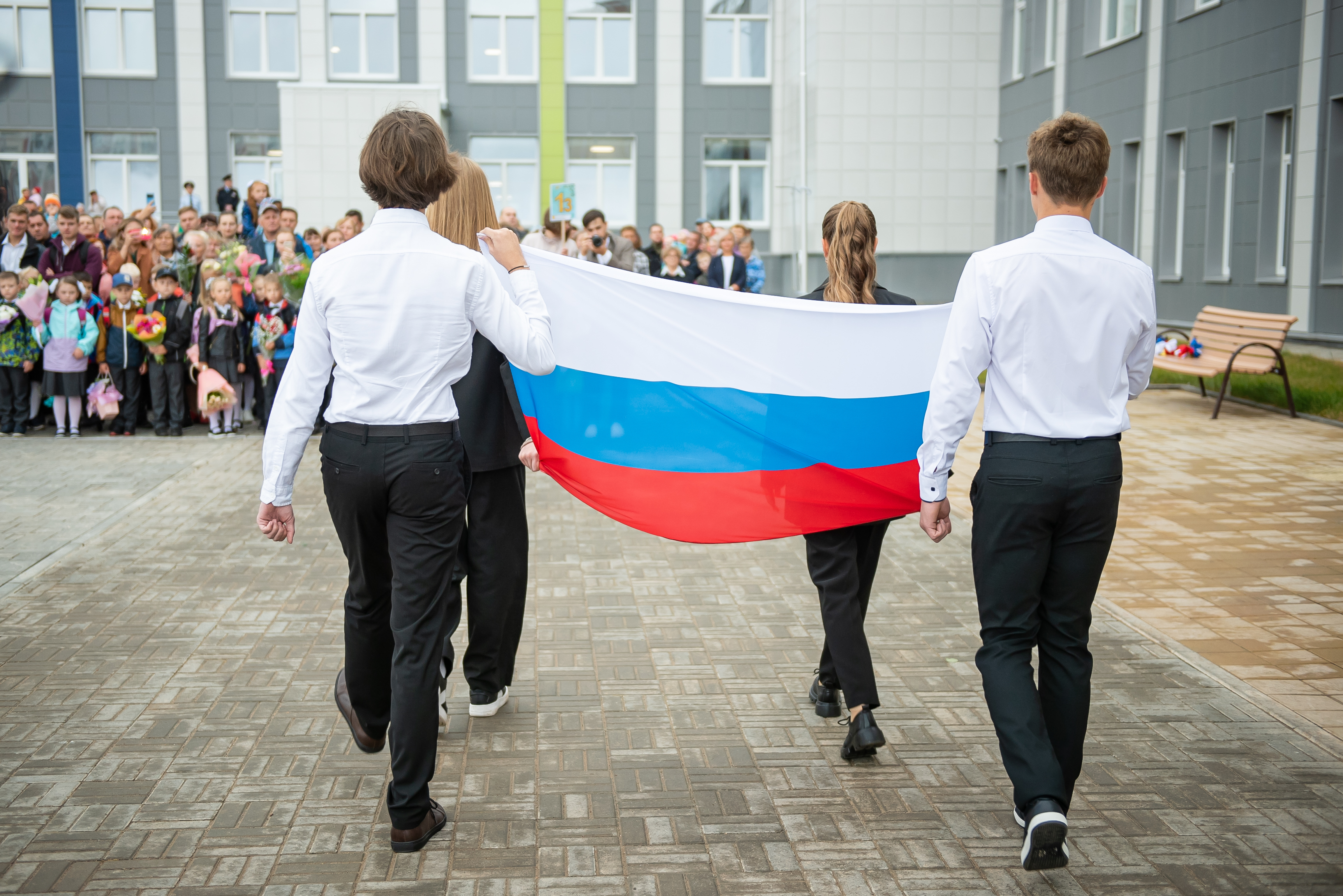 В Кирове открылась новая школа на 1000 мест