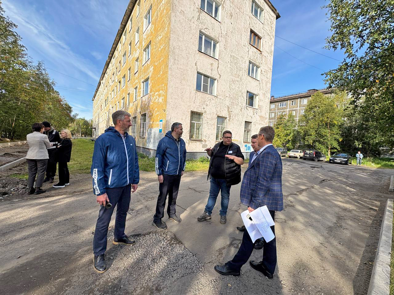 В Мурманске «Единая Россия» оценила ход дорожных ремонтов в рамках партийного проекта «Безопасные дороги»