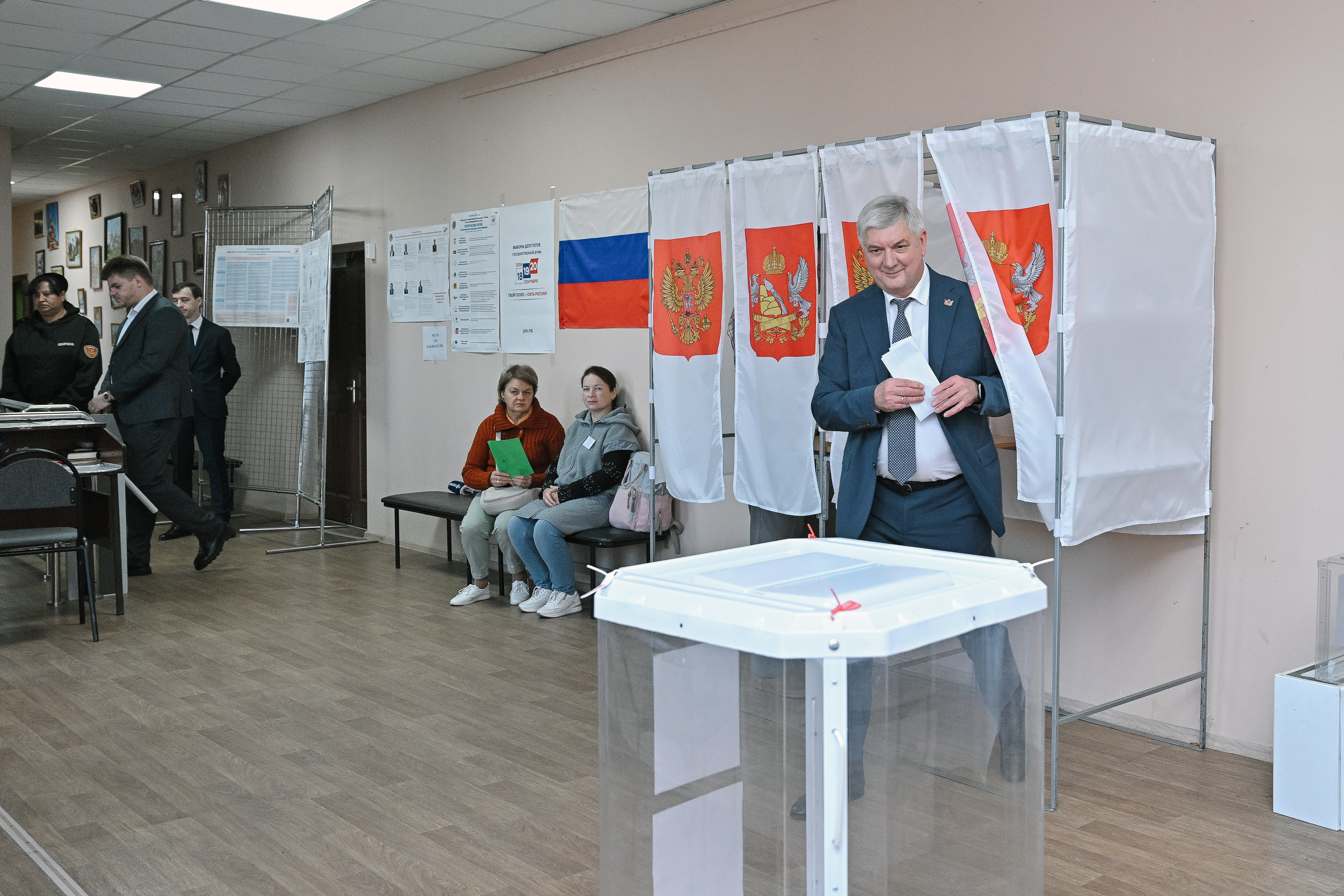 Александр Гусев принял участие в голосовании