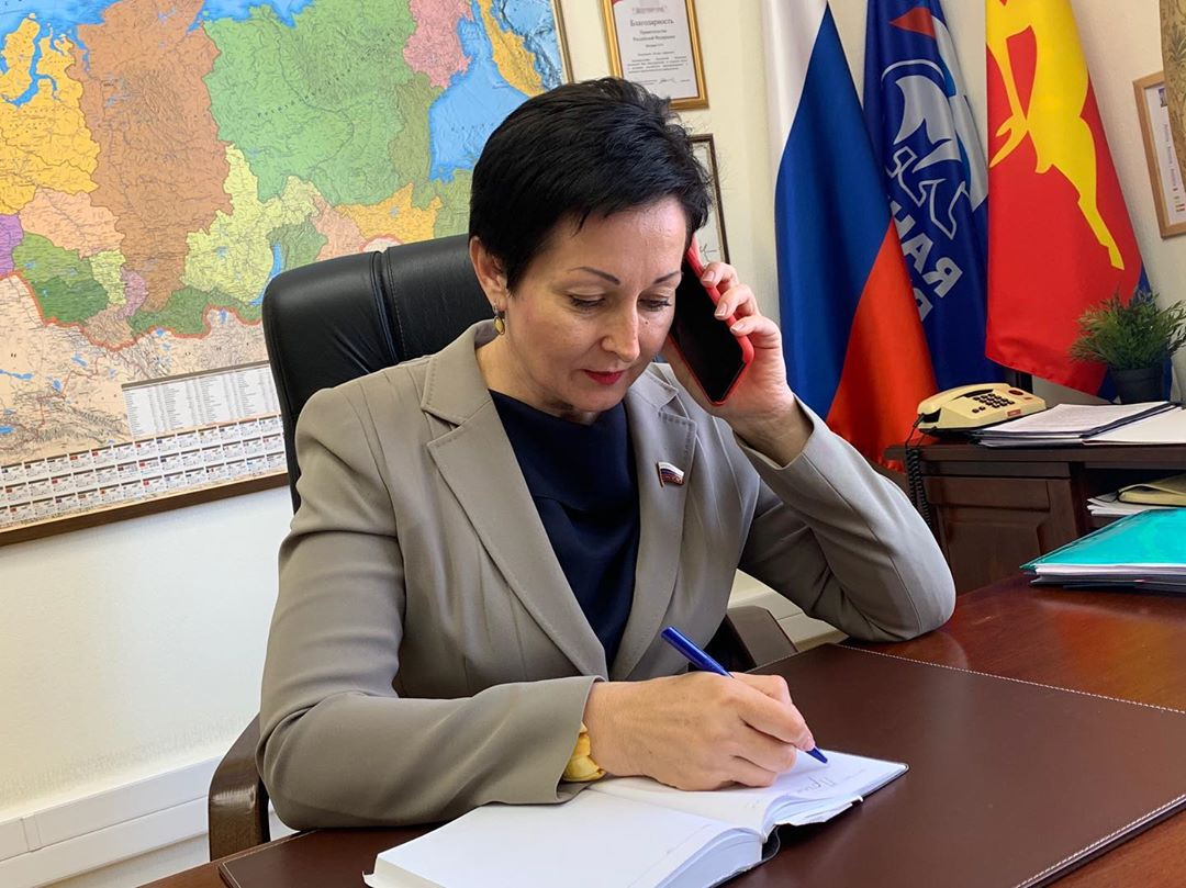  Оксана Бондарь провела прием граждан в Магадане