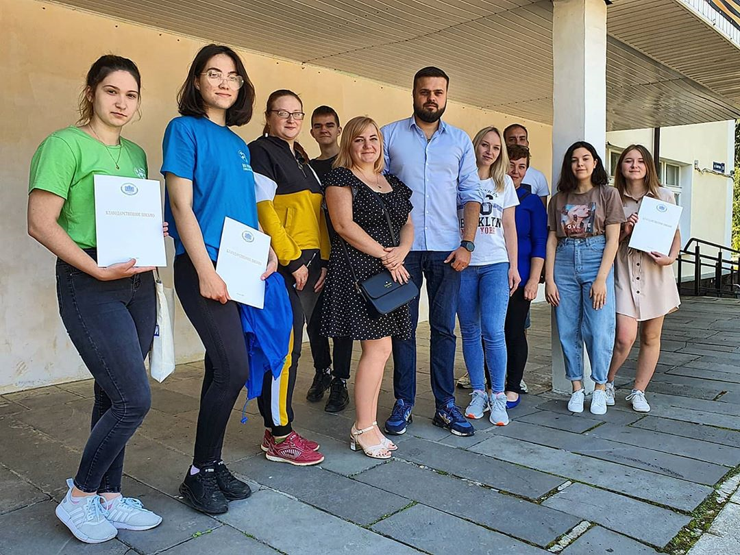 Артем Туров поблагодарили волонтеров за работу в период пандемии коронавируса в Смоленской области