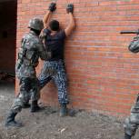 В Нальчике силовики блокировали боевиков, идет бой