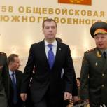 Россия в 2008 году предотвратила расширение НАТО - Медведев