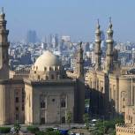 В беспорядках в Каире и Суэце пострадало 1690 человек