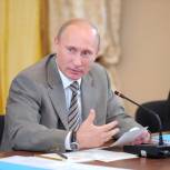 В условиях аномальных холодов власти должны усилить работу, заявил Путин 