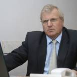 Человек должен получать зарплату, а не пособие