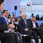 Медведев оценил опыт РТ в сфере электронного документооборота