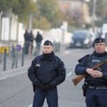 Во Франции полиция перешла к тактике запугивания подозреваемого в убийстве детей в Тулузе