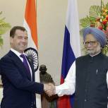 На саммите БРИКС Медведев провел встречу с индийским премьером Сингхом