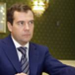 Медведев подписал закон о политических партиях