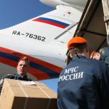 МЧС РФ направило в Таджикистан второй самолет с гуманитарным грузом
