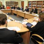 Медведев: Директора школ могут объединиться в саморегулируемую организацию