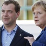Медведев и Меркель обсудили международную экономическую проблематику