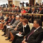 Законодатели России собрались на первое заседание объединенного Совета