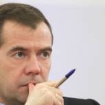 Медведев: От партийной работы надо испытывать драйв, тогда можно добиваться успеха