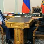Путин попросит Медведева наказать двух министров за невыполнение президентских поручений