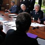 Медведев обсудил с сенаторами подготовку проекта бюджета