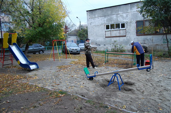 Благодаря обращению в общественную приемную во дворе появиться детская  площадка