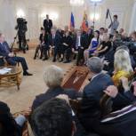 Глава государства встретился с активом Общероссийского народного фронта