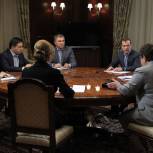 Медведев провел встречу с руководством "Единой России"