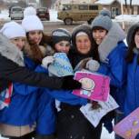 Азнакаевские молодогвардейцы провели акцию «Давай обнимемся!»