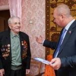 Депутат Игорь Морозов поздравил героя битвы при Сталинграде