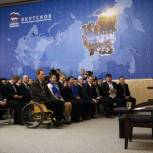Члены Партии смогут выдвигать кандидатов в Герои труда - Медведев