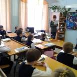 В день космонавтики чернушинские молодогвардейцы провели викторину для учеников школы №2