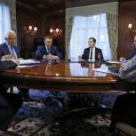 Медведев предлагает увязать партпроекты с решениями правительства