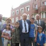 Виктор Бабурин посетил кондровский детский дом
