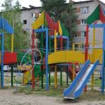 В Ростове приводят в порядок детские площадки