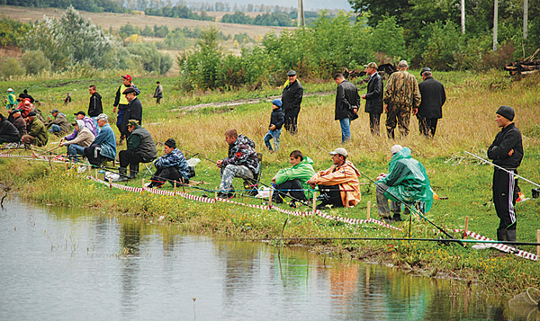 соревнование по зимней рыбалке 2022 пуровск. природа волоконовского района. зимняя рыбалка соревнования. соревнования по зимней рыбалке в липецкой области. рыбак на реке.