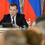  Медведев требует усилить контроль за потреблением газа в СКФО