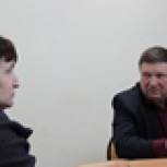 Александр Калугин помогает решать проблемы монастырщинцев