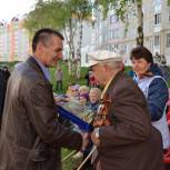 Руководитель фракции поздравил ветеранов 