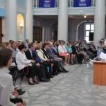 В Богдановиче прошла встреча губернатора с активом Партии