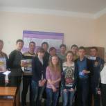 В Асиновском районе партийцы наградили гимназистов 